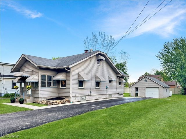 253 N Salem Warren Road, North Jackson, OH 44451
