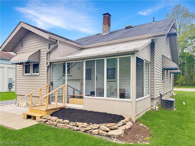 253 N Salem Warren Road, North Jackson, OH 44451