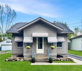 253 N Salem Warren Road, North Jackson, OH 44451