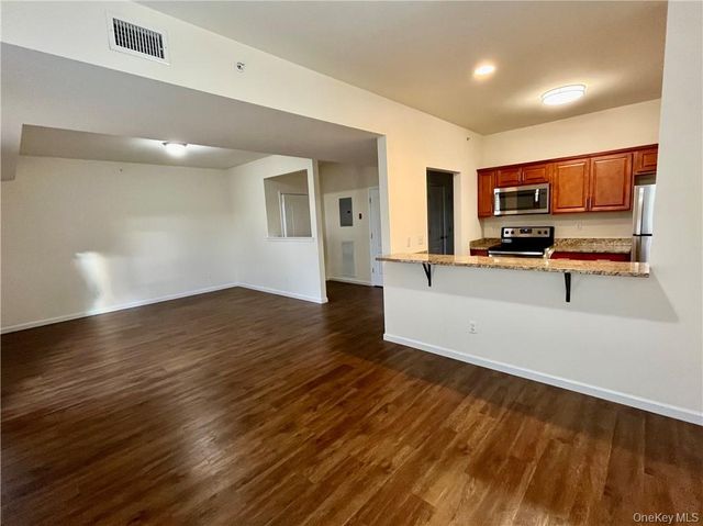 44 High Street 333, Chester, NY 10918