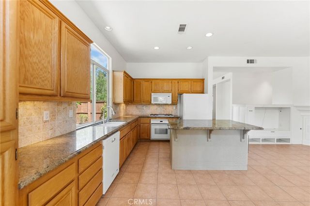 32015 Via Bonilla, Temecula, CA 92592