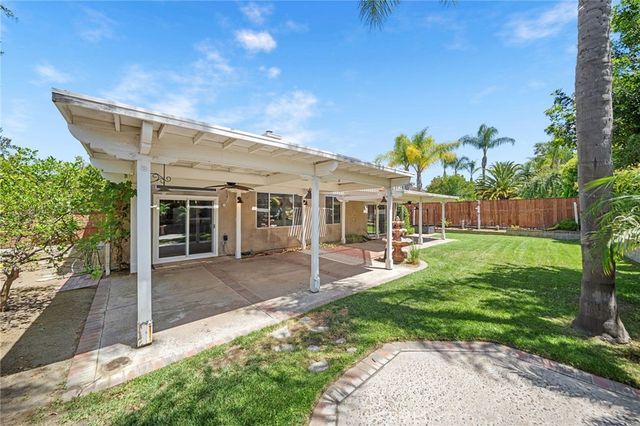 32015 Via Bonilla, Temecula, CA 92592