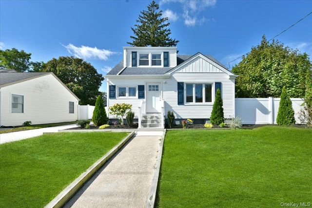 11 Grant Street, Roosevelt, NY 11575