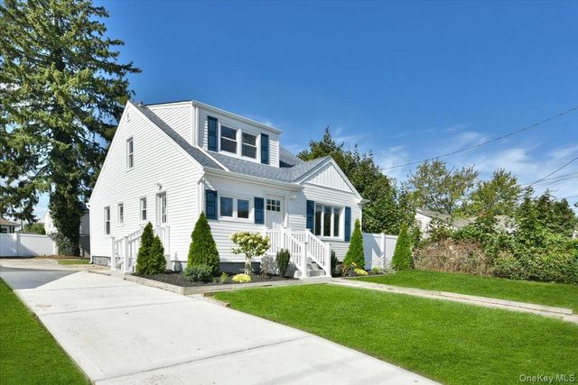 11 Grant Street, Roosevelt, NY 11575