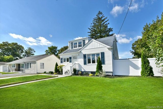 11 Grant Street, Roosevelt, NY 11575