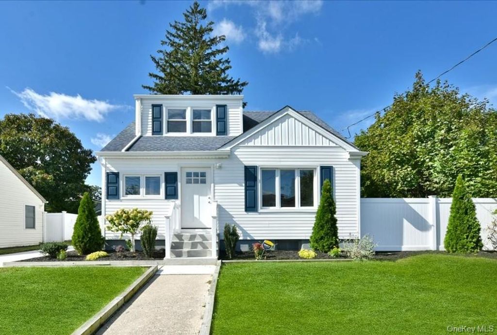 11 Grant Street, Roosevelt, NY 11575