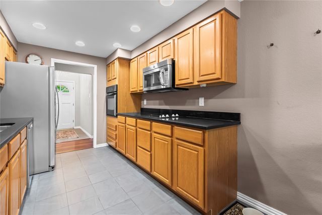 403 N Casa Grande Circle, Duncanville, TX 75116