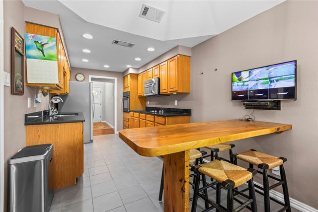 403 N Casa Grande Circle, Duncanville, TX 75116