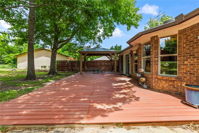 403 N Casa Grande Circle, Duncanville, TX 75116