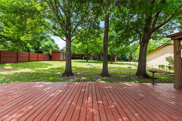 403 N Casa Grande Circle, Duncanville, TX 75116