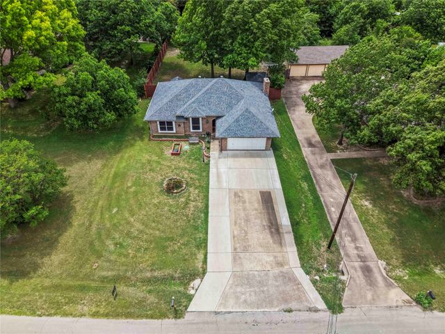 403 N Casa Grande Circle, Duncanville, TX 75116