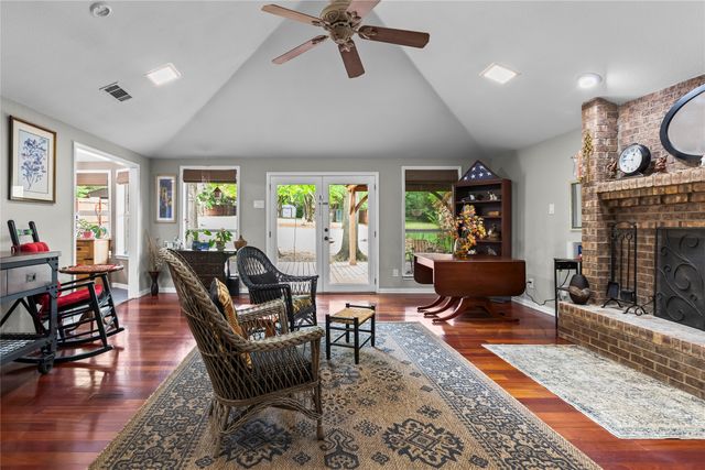 403 N Casa Grande Circle, Duncanville, TX 75116