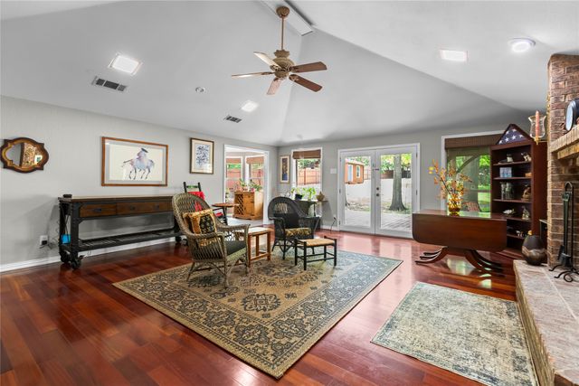 403 N Casa Grande Circle, Duncanville, TX 75116