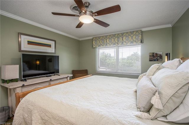 820 Ketch DR 8, Naples, FL 34103