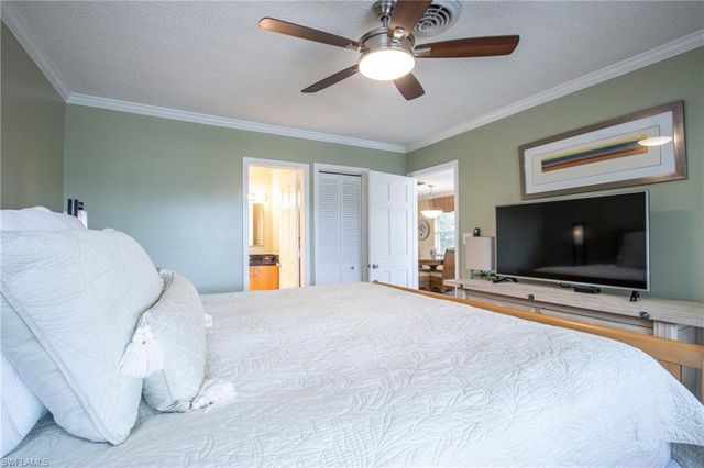 820 Ketch DR 8, Naples, FL 34103