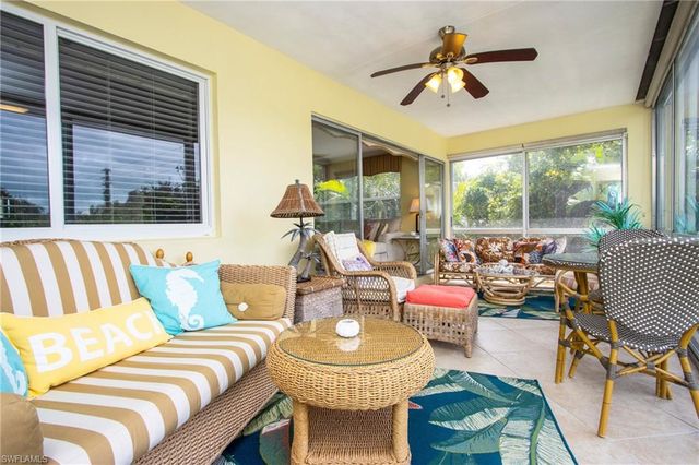 820 Ketch DR 8, Naples, FL 34103