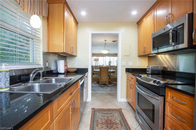 820 Ketch DR 8, Naples, FL 34103