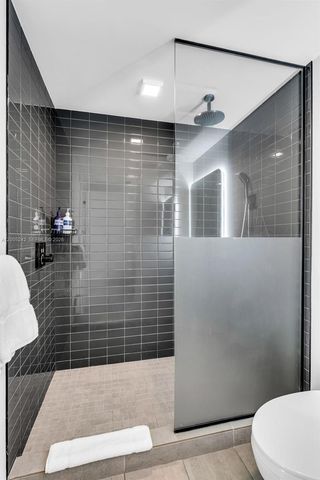 227 NE 2nd St 2503, Miami, FL 33132