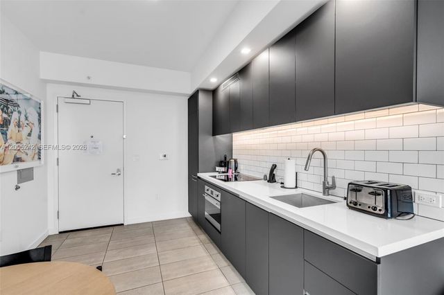 227 NE 2nd St 2503, Miami, FL 33132