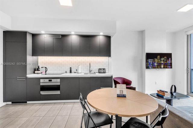 227 NE 2nd St 2503, Miami, FL 33132