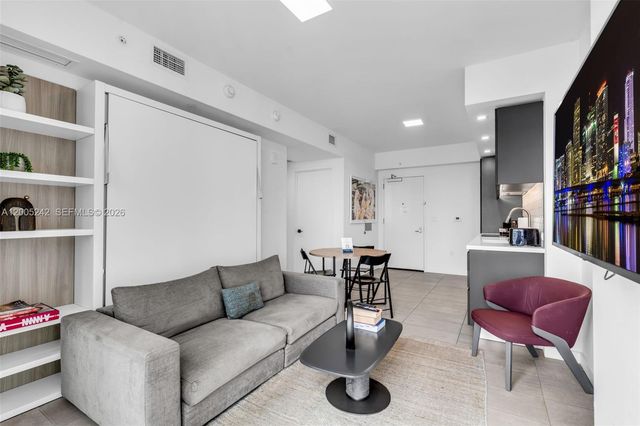 227 NE 2nd St 2503, Miami, FL 33132