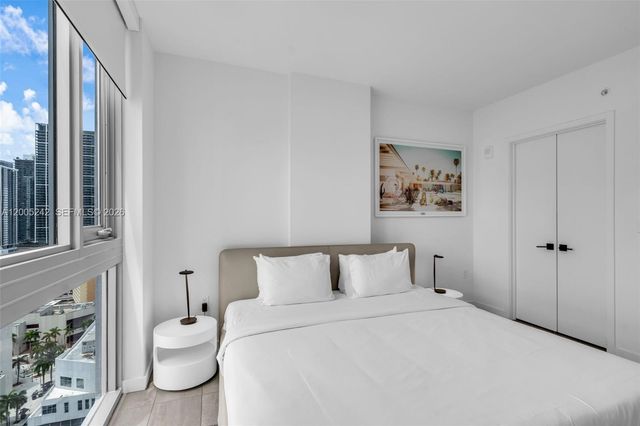 227 NE 2nd St 2503, Miami, FL 33132