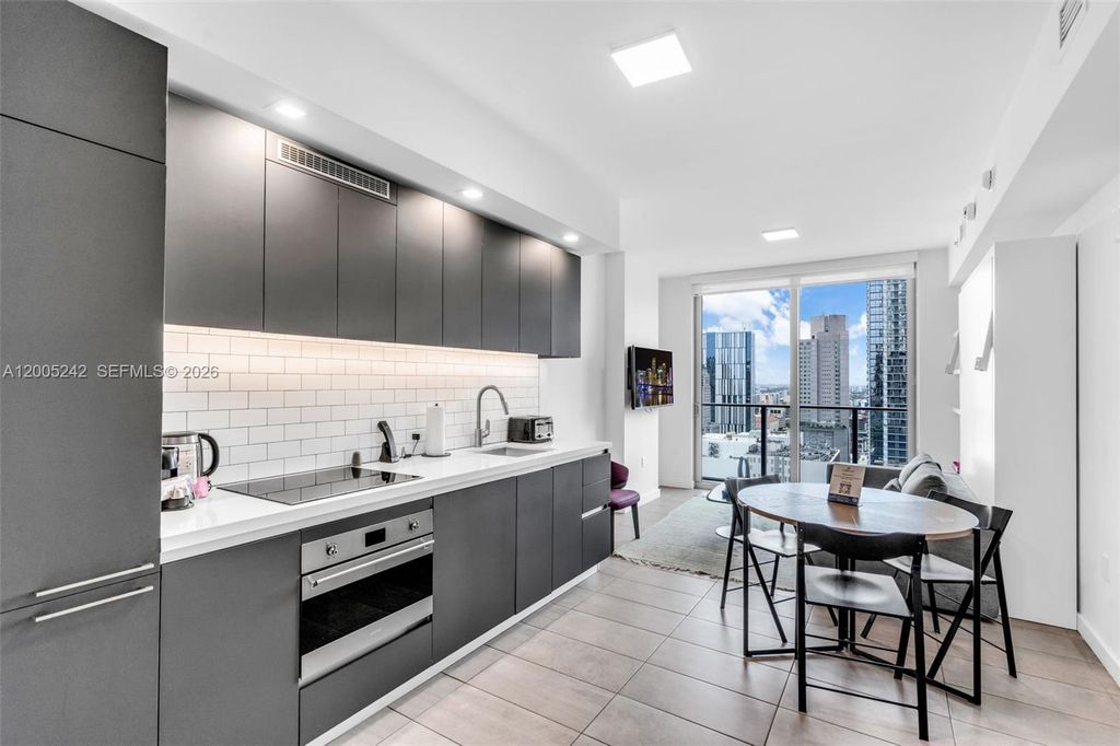 227 NE 2nd St 2503, Miami, FL 33132