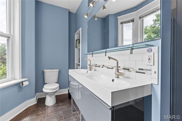 3635 Juniata Street, St Louis, MO 63116