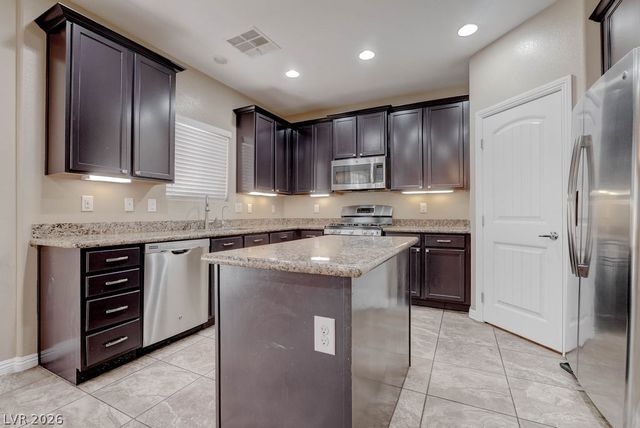 1067 Fish Pond, Las Vegas, NV 89104