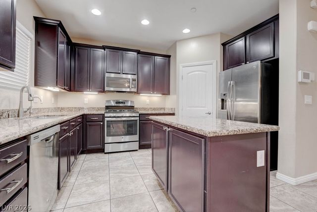 1067 Fish Pond, Las Vegas, NV 89104