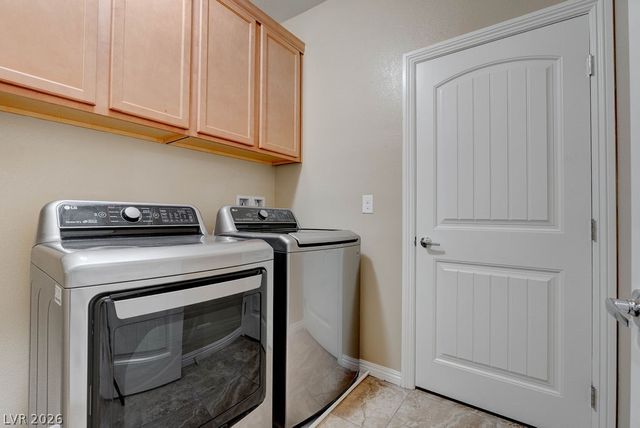 1067 Fish Pond, Las Vegas, NV 89104