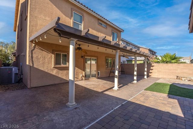 1067 Fish Pond, Las Vegas, NV 89104