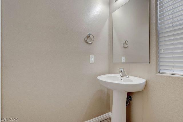 1067 Fish Pond, Las Vegas, NV 89104