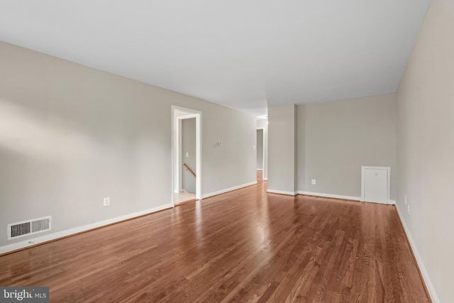 4511 HOLMES RUN PKWY, Alexandria, VA 22304