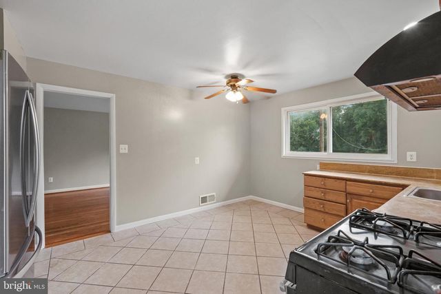 4511 HOLMES RUN PKWY, Alexandria, VA 22304
