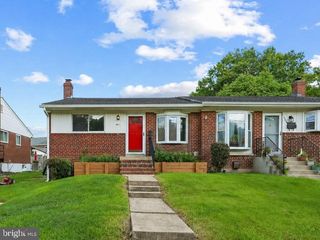 4511 HOLMES RUN PKWY, Alexandria, VA 22304