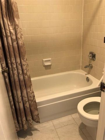 2601 S Braeswood Boulevard 203, Houston, TX 77025