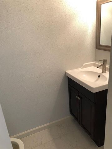 2601 S Braeswood Boulevard 203, Houston, TX 77025