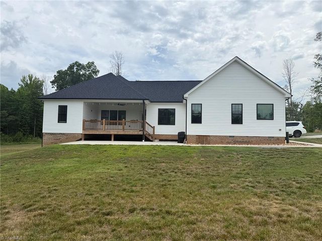 2498 Settle Bridge Road, Stoneville, NC 27048