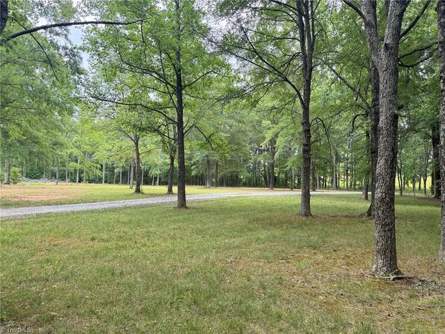 2498 Settle Bridge Road, Stoneville, NC 27048