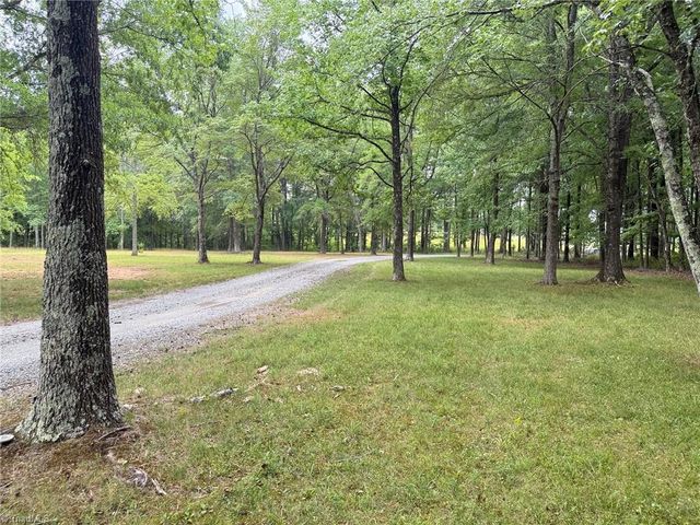 2498 Settle Bridge Road, Stoneville, NC 27048