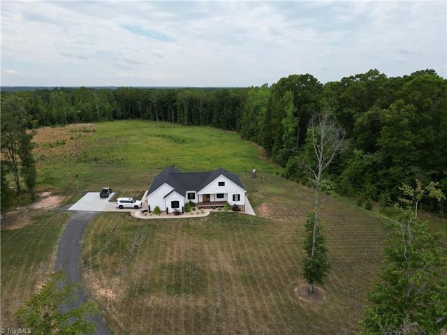2498 Settle Bridge Road, Stoneville, NC 27048