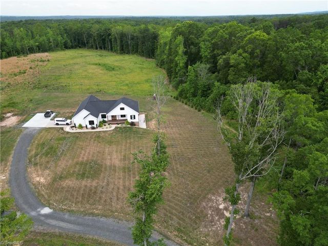 2498 Settle Bridge Road, Stoneville, NC 27048