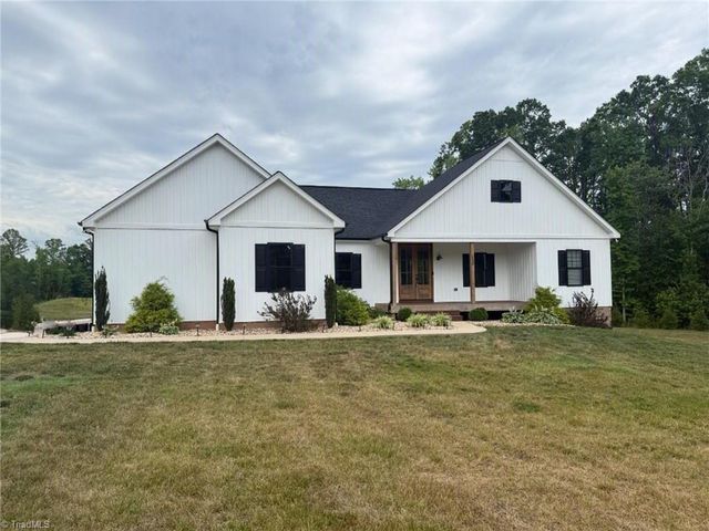 2498 Settle Bridge Road, Stoneville, NC 27048