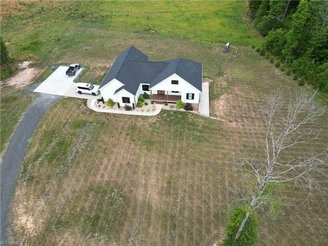 2498 Settle Bridge Road, Stoneville, NC 27048