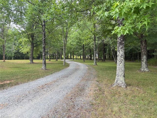 2498 Settle Bridge Road, Stoneville, NC 27048