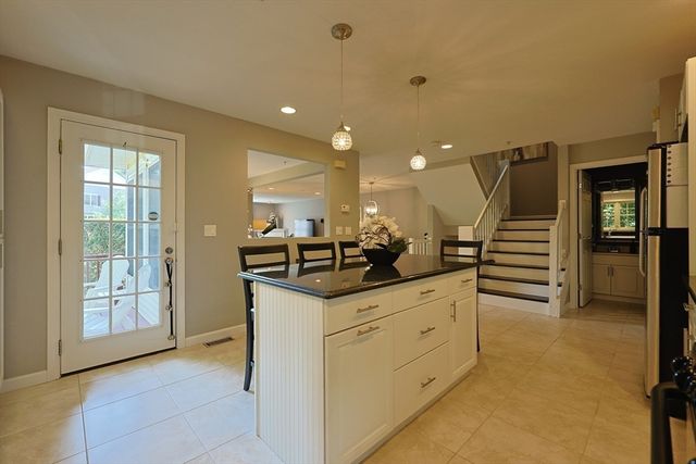 10 Paul Revere Path 10, Hopkinton, MA 01748