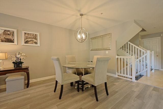 10 Paul Revere Path 10, Hopkinton, MA 01748