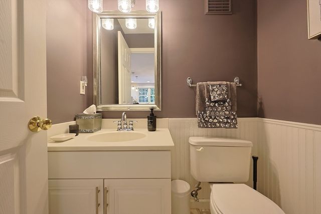 10 Paul Revere Path 10, Hopkinton, MA 01748