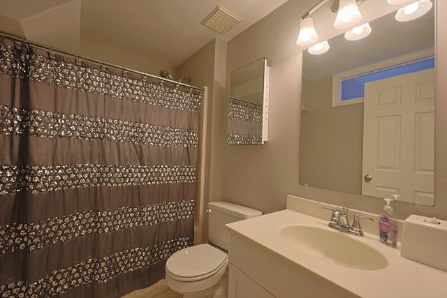 10 Paul Revere Path 10, Hopkinton, MA 01748